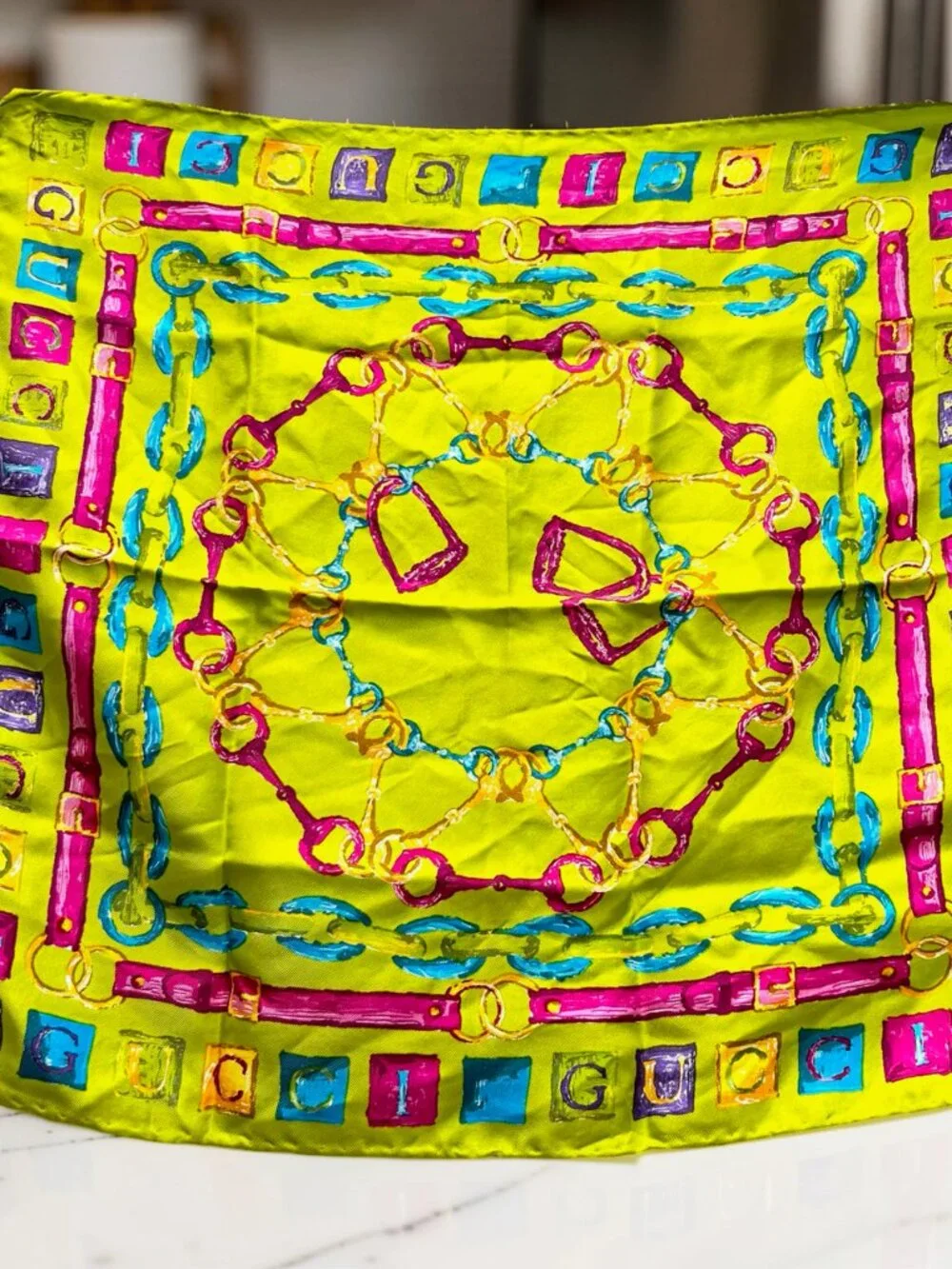 GORGEOUS MINI GUCCI SILK SCARF Green Purple yellow chain Made in Italy (19)